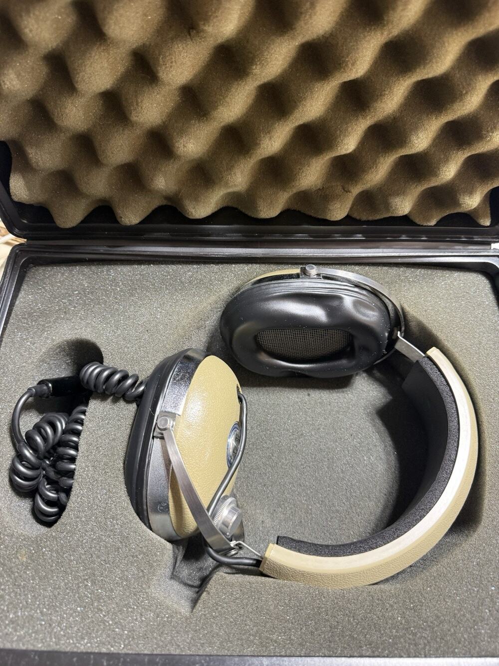 Koss Pro/4AA Professional Headphones in Exc. Cond. w/Orig. Box New Ear Cushions
